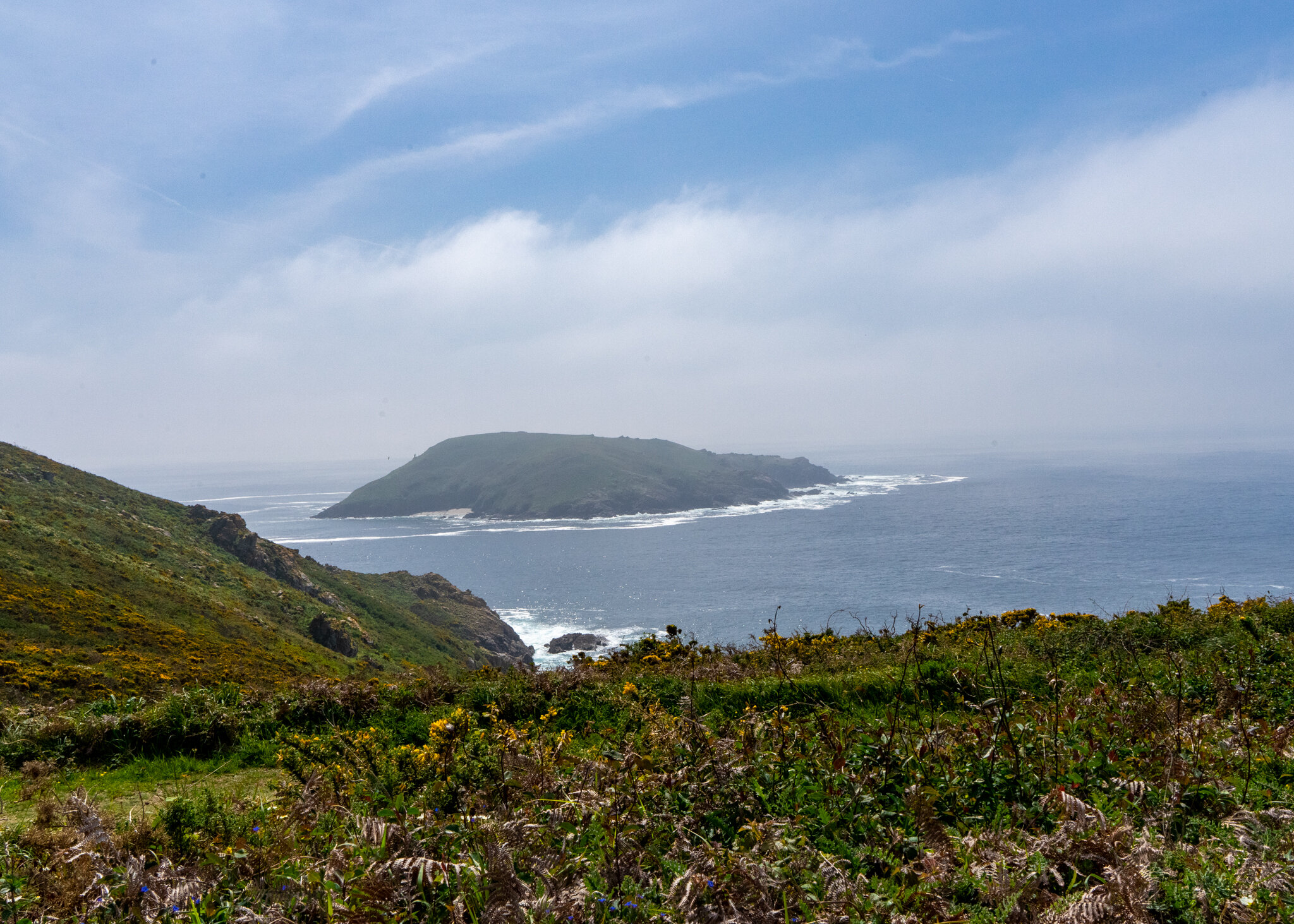 Fedorentos Viewoint on Ons Island in Galicia, Spain, with a view of the islet Onza. 