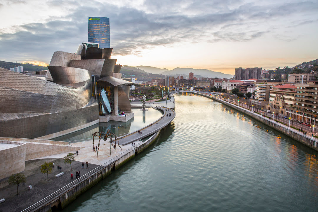 best-things-to-do-and-see-in-bilbao-guggenheim-museum The Guggenheim Museum in Bilbao, The Basque Country, Spain